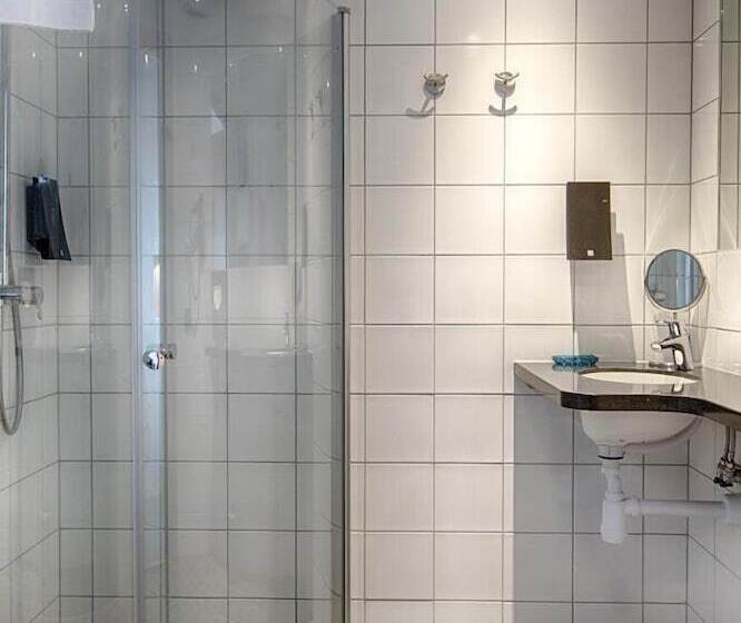 חדר סטנדרט עם מרפסת, Bohusgården Hotell & Konferens