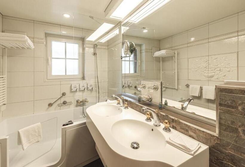 اتاق لوکس, Boutique Hotel Albana Real   Restaurants & Spa