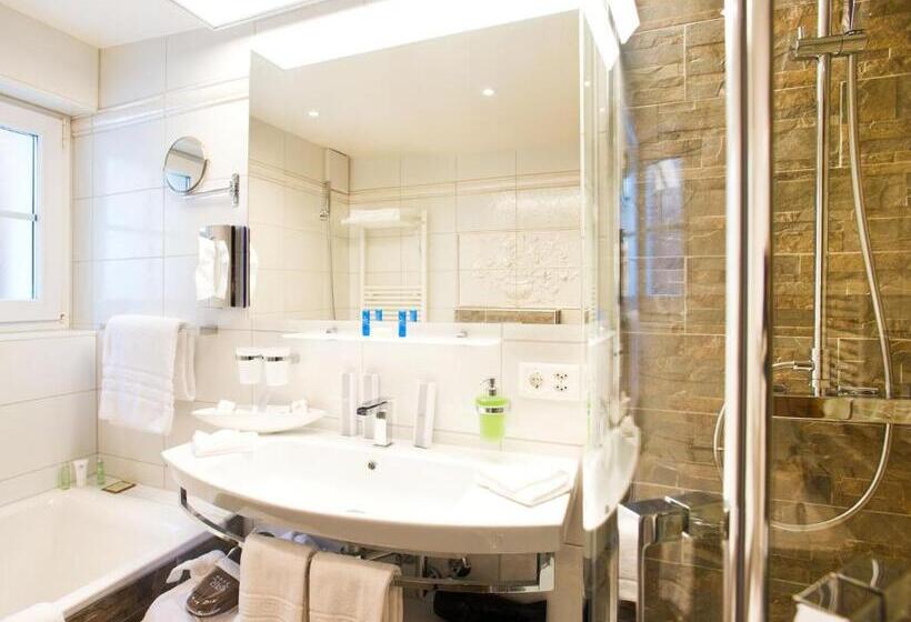 Полулюкс, Boutique Hotel Albana Real   Restaurants & Spa