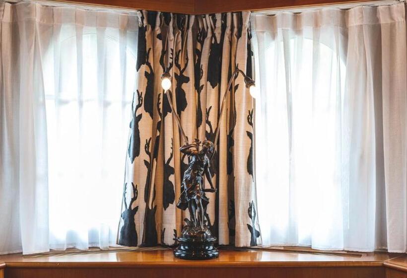 اتاق لوکس با تخت بزرگ, Boutique Hotel Albana Real   Restaurants & Spa