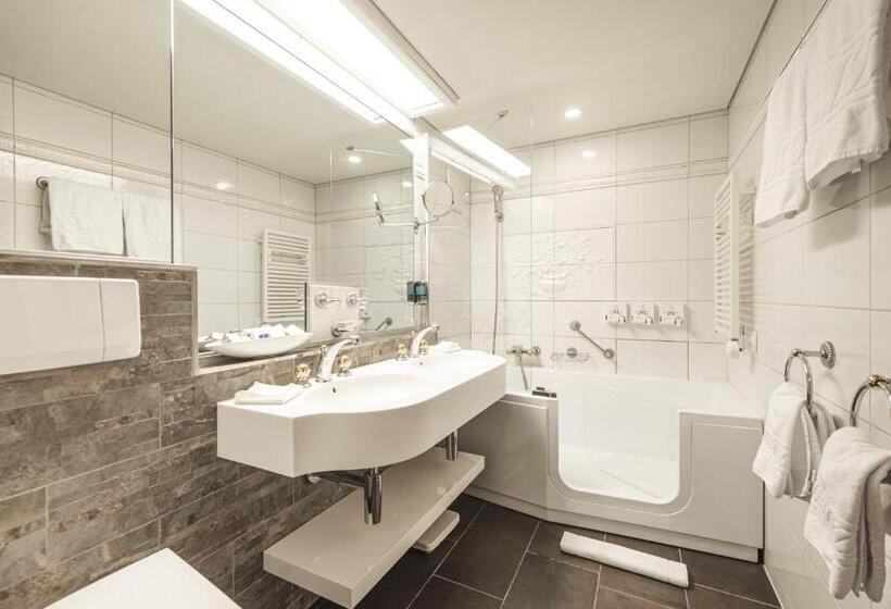 اتاق لوکس, Boutique Hotel Albana Real   Restaurants & Spa