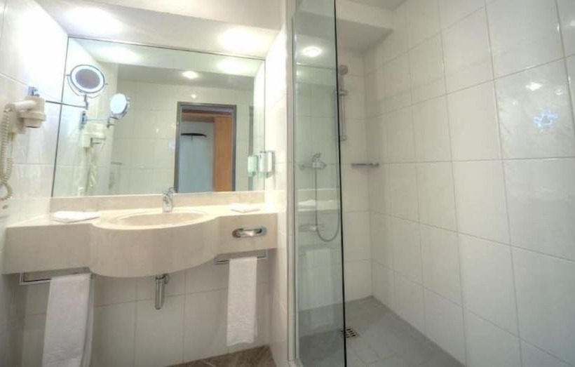 Номер Economy, Engel Liestal   Business & Lifestyle