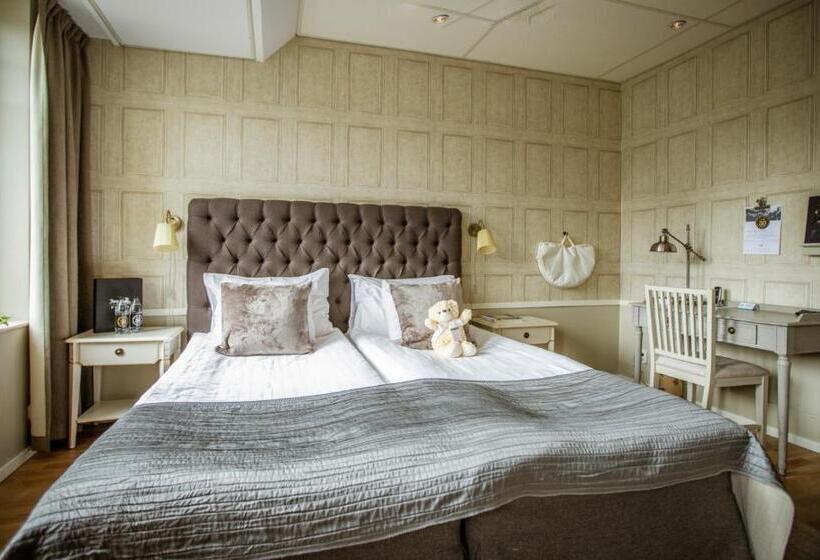 חדר סופריור, Freys