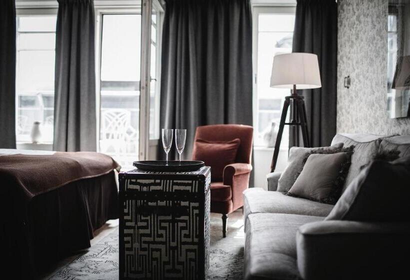 חדר סופריור, Freys