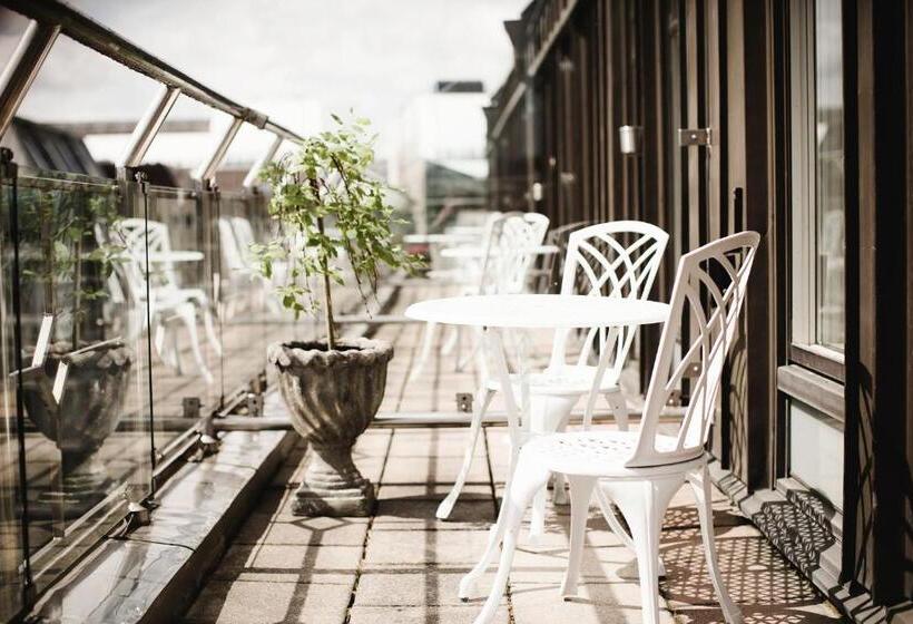 חדר סופריור, Freys