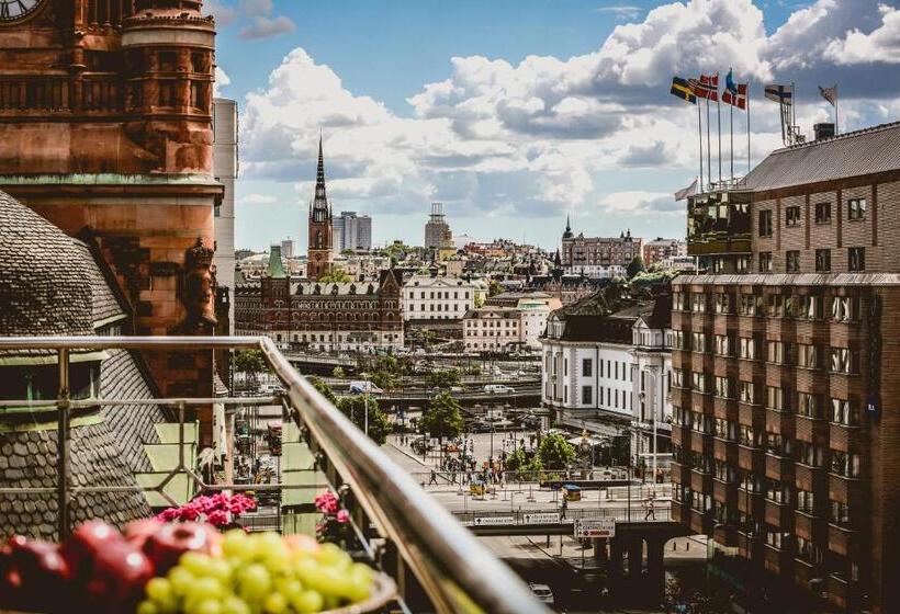 סוויטה עם מרפסת, Freys