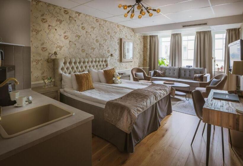 חדר סופריור, Freys