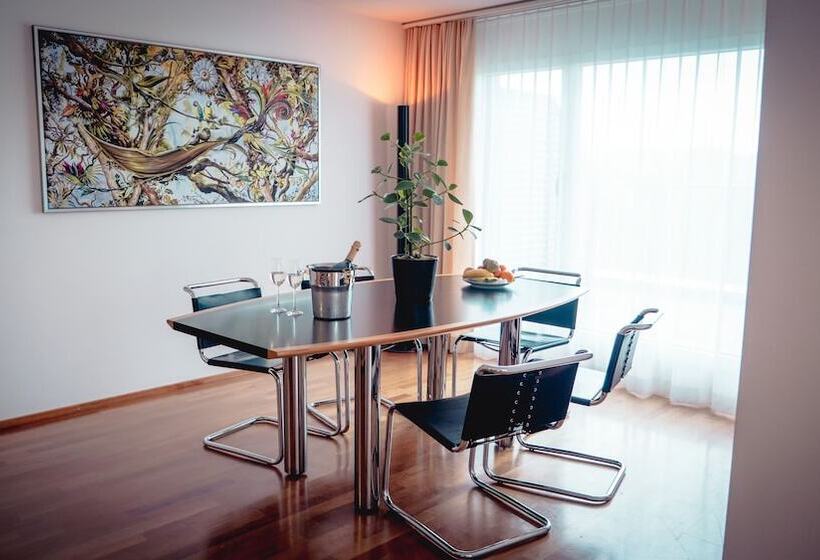 ペントハウススイート, Seedamm Plaza