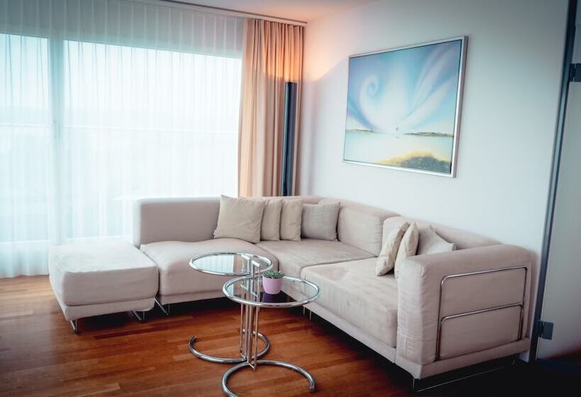 ペントハウススイート, Seedamm Plaza