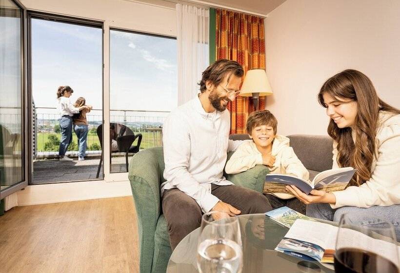 スタンダードルーム, Seedamm Plaza