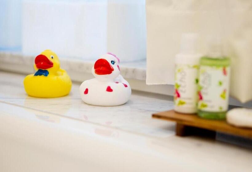 Номер Deluxe, Varbergs Stadshotell & Asia Spa