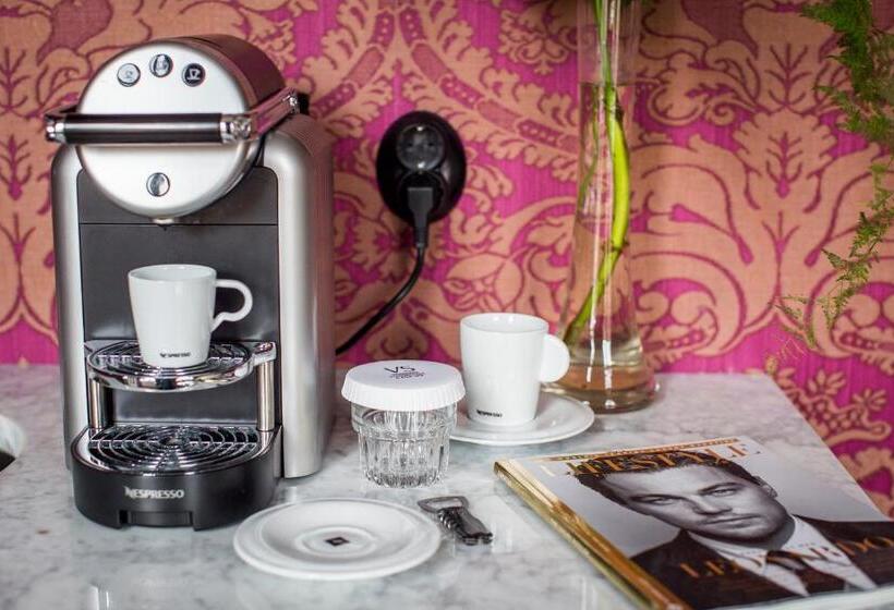 带特大床的豪华房间, Varbergs Stadshotell & Asia Spa