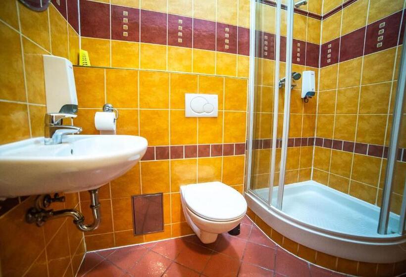 Quarto Quádruplo Estandar, Hostel Central