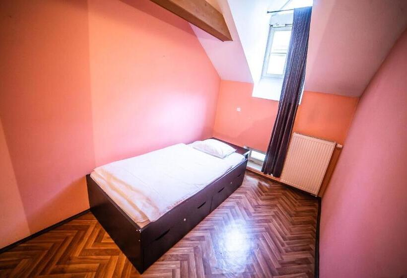 Quarto Estandar Individual, Hostel Central