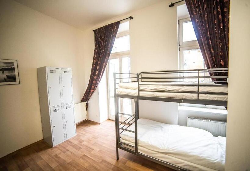 Cama em Quarto Compartilhado, Hostel Central