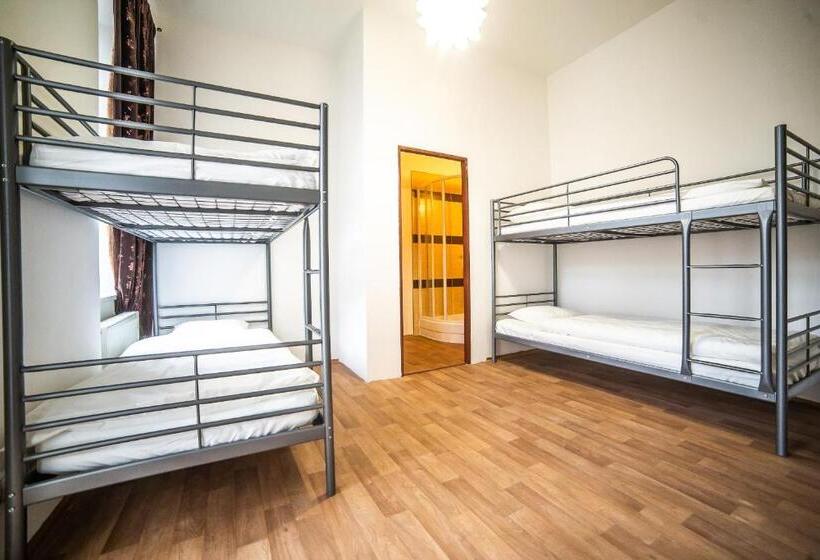Cama em Quarto Compartilhado, Hostel Central