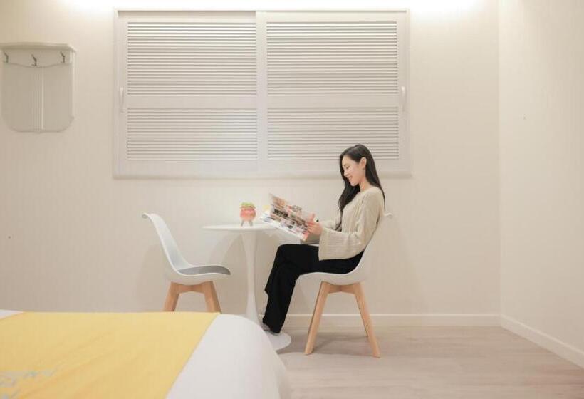 غرفة قياسية, Elysian