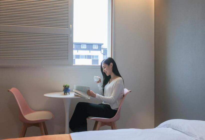 غرفة ديلوكس, Elysian