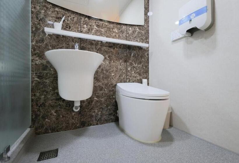 جناح عائلي, Elysian