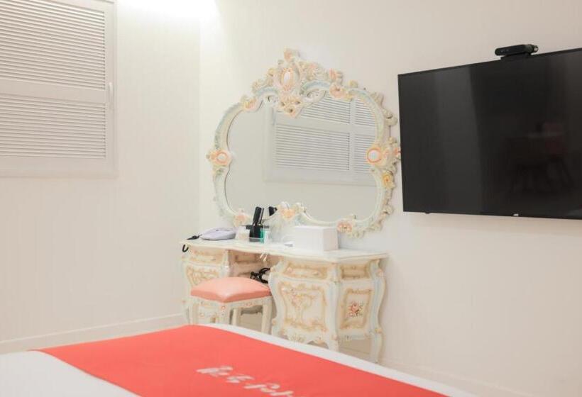 Family Suite, Elysian