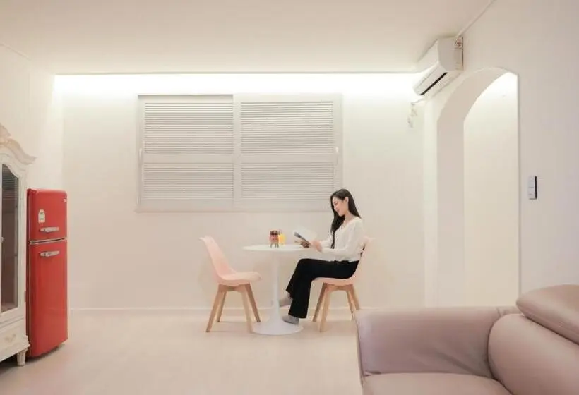 Suite Familiale, Elysian