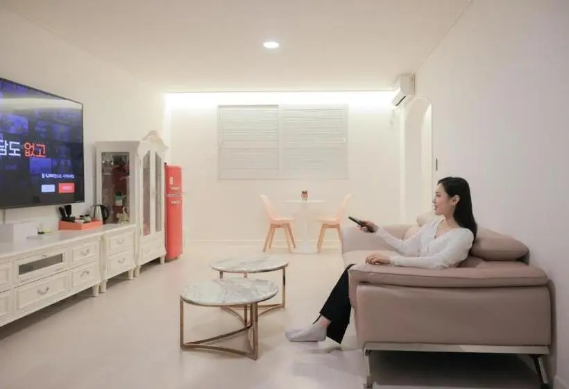 Suite Familiale, Elysian
