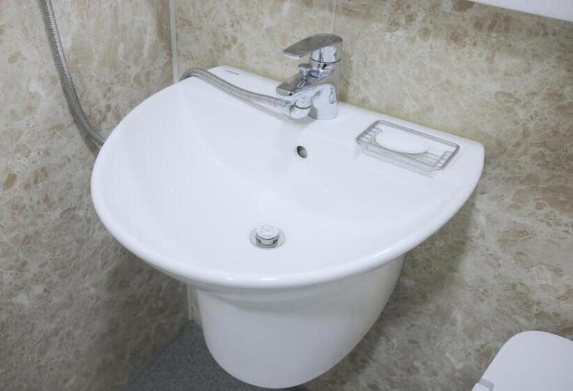 جناح عائلي, Elysian