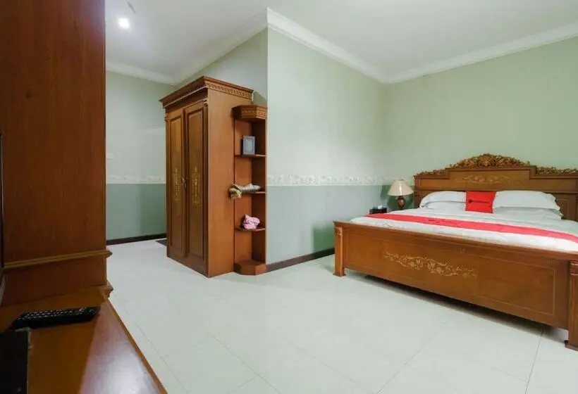 Habitación Deluxe, Reddoorz Syariah @ Cipanas