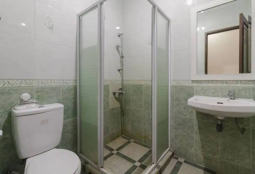 Suite, Reddoorz Syariah @ Cipanas