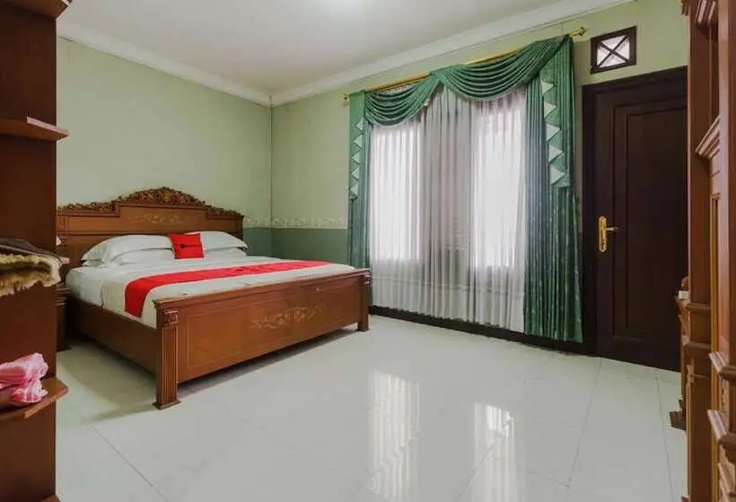 Suite, Reddoorz Syariah @ Cipanas