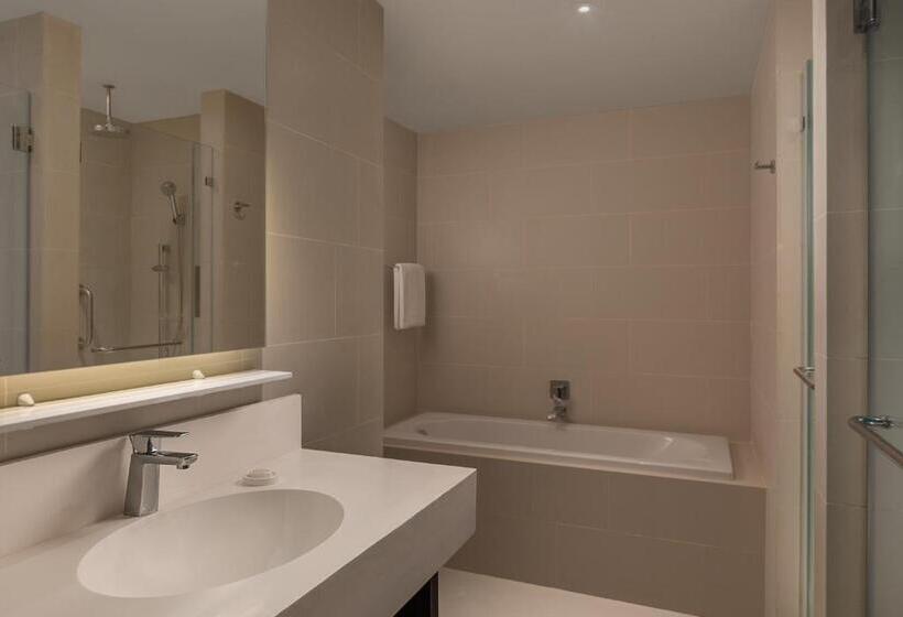 سوییت, Parkinn By Radisson Iloilo