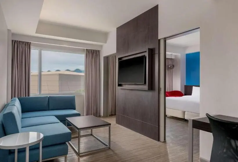 スイート, Parkinn By Radisson Iloilo