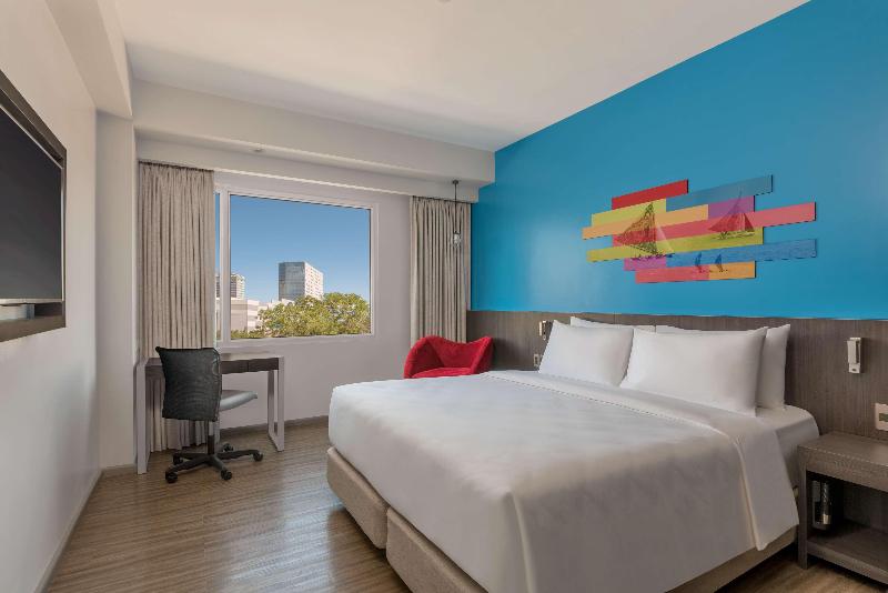 سوییت, Parkinn By Radisson Iloilo