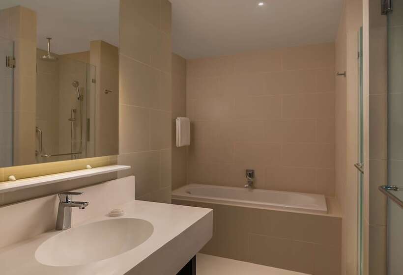 سوییت, Parkinn By Radisson Iloilo