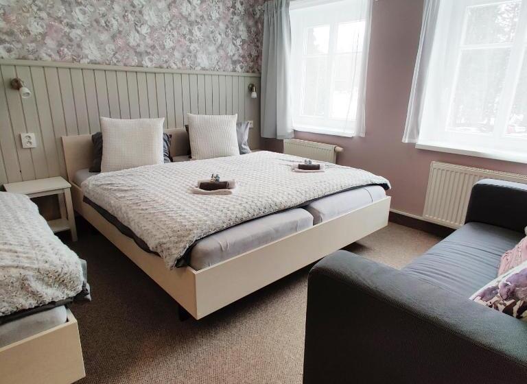 Семейный Номер Вид на Сад, Penzion Bílá Voda