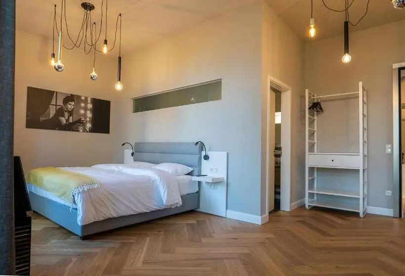 デラックススイート, Villa Glanzstoff