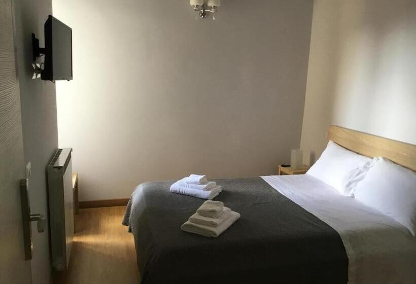 חדר בסיסי, Duca Di Cavour