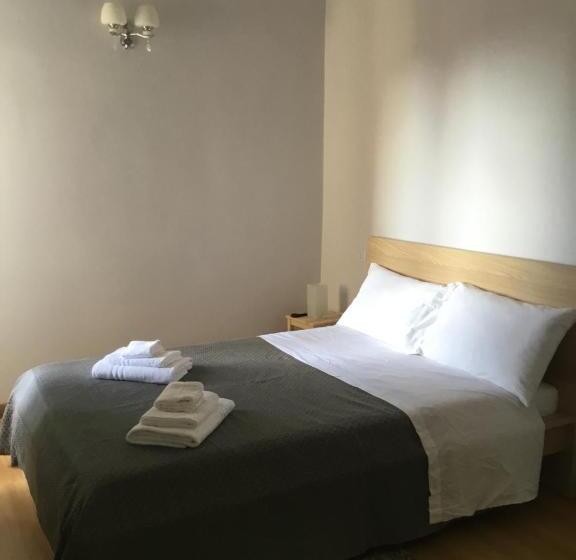 חדר בסיסי, Duca Di Cavour