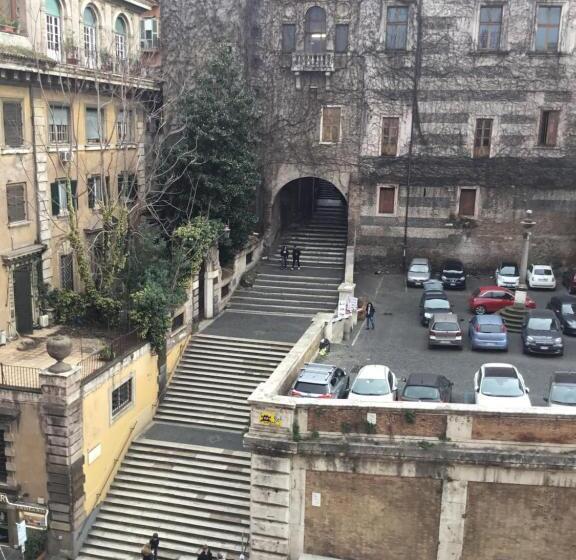 חדר סטנדרט לארבעה, Duca Di Cavour