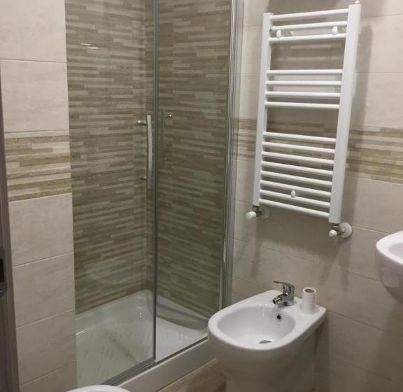 חדר סטנדרט לארבעה, Duca Di Cavour