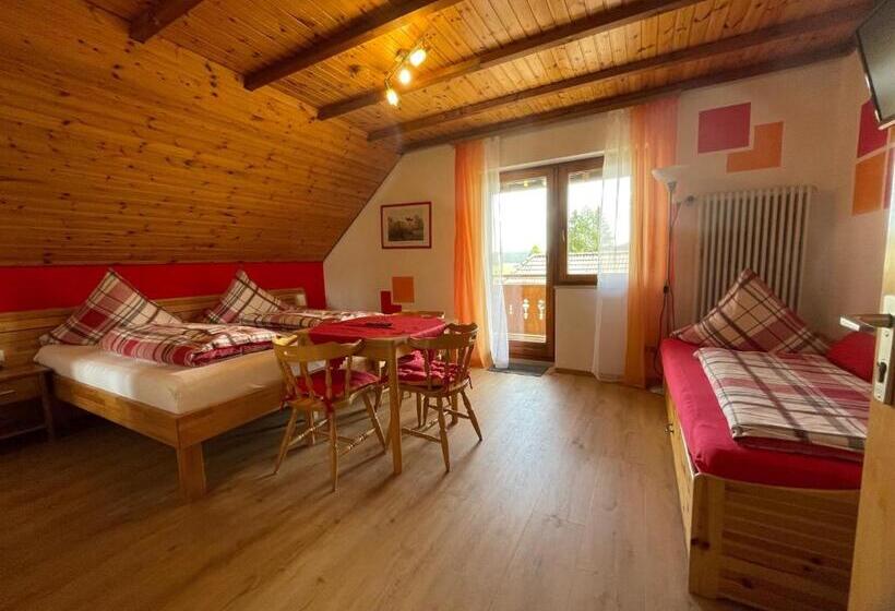 スタンダードトリプルルーム, Pension Altvogtshof