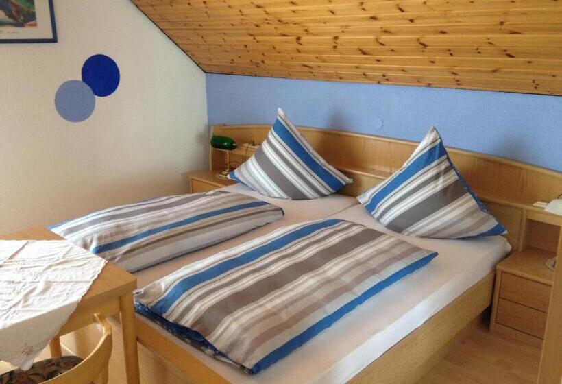 スタンダードトリプルルーム, Pension Altvogtshof