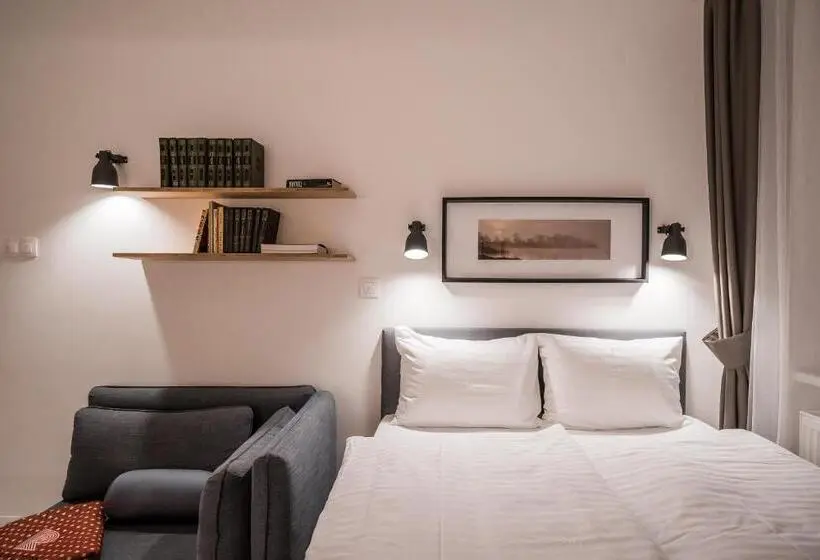 استودیوی کلاسیک, Revelton Studios Karlovy Vary