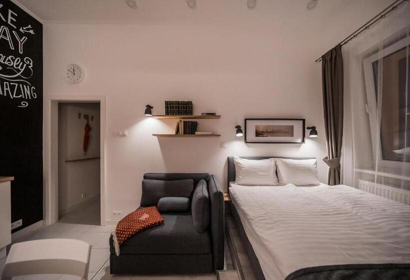 Студия Классика, Revelton Studios Karlovy Vary