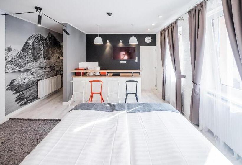 Студия Superior, Revelton Studios Karlovy Vary