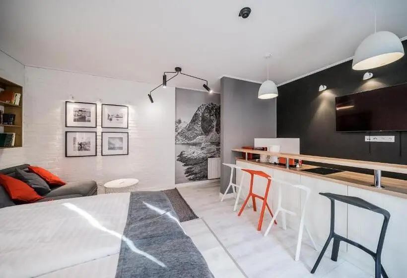 استودیوی سوپریور, Revelton Studios Karlovy Vary