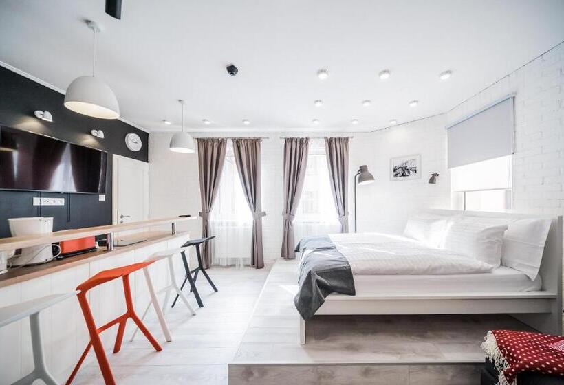 Студия Superior, Revelton Studios Karlovy Vary