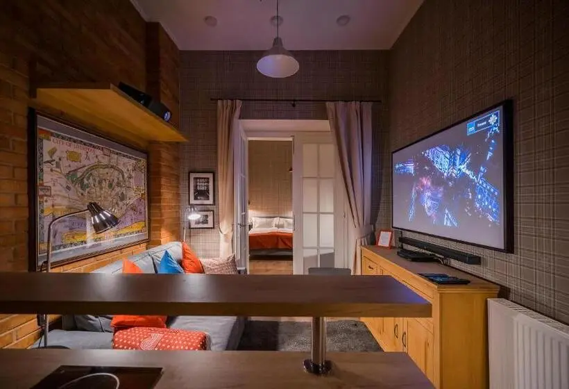 استودیوی لوکس, Revelton Studios Karlovy Vary