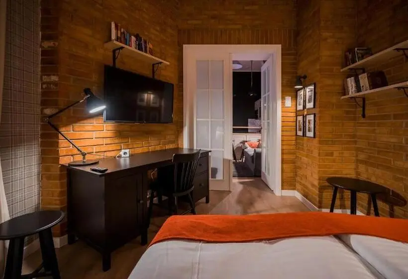 استودیوی لوکس, Revelton Studios Karlovy Vary