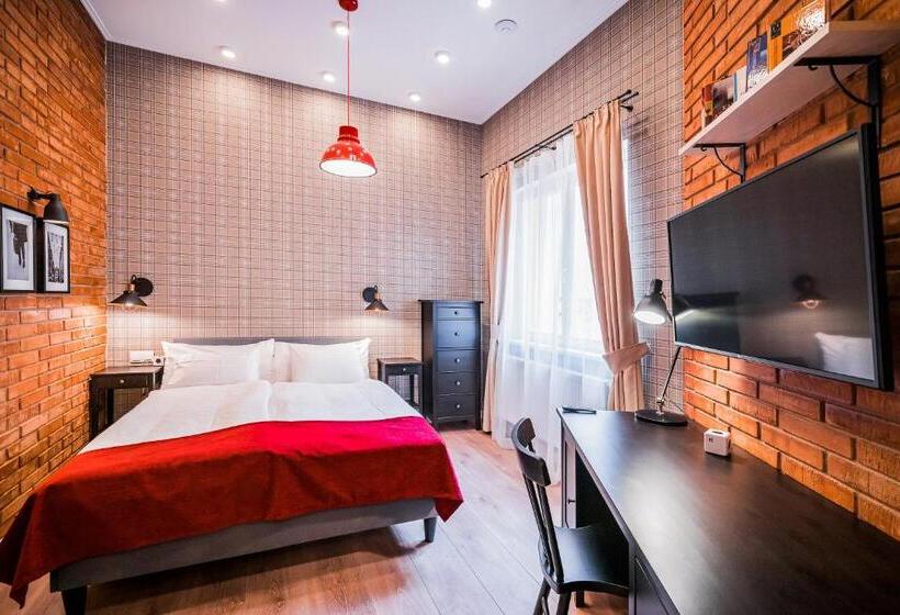 Студия Deluxe, Revelton Studios Karlovy Vary